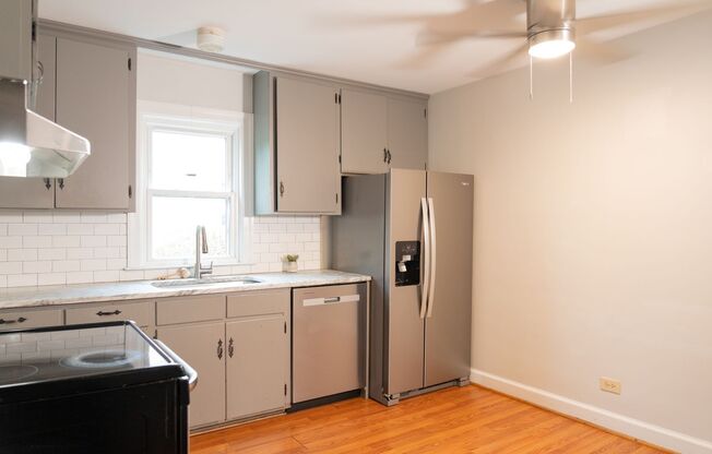 2 beds, 1 bath, $2,300