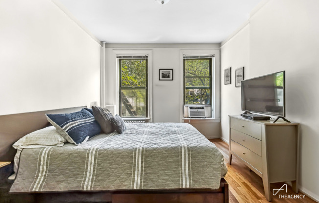 220 E 74 ST