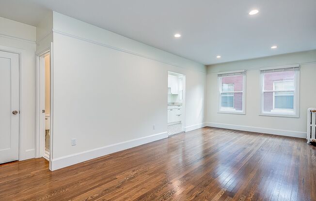 Studio, 1 bath, 461 sqft, $1,350, Unit 211