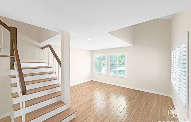 Modern 3BD/1.5BA Townhome in Tierrasanta with Kitchen Island, Private Yard, Pool & Tennis Court