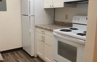 2 beds, 1 bath, 695 sqft, $915, Unit C104