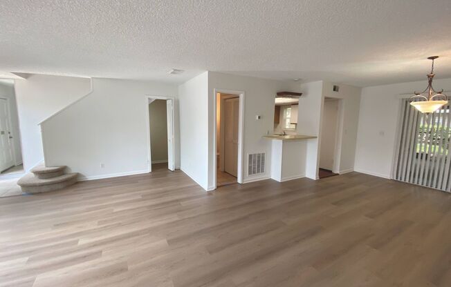 3 beds, 2.5 baths, $1,950, Unit UNIT # 126