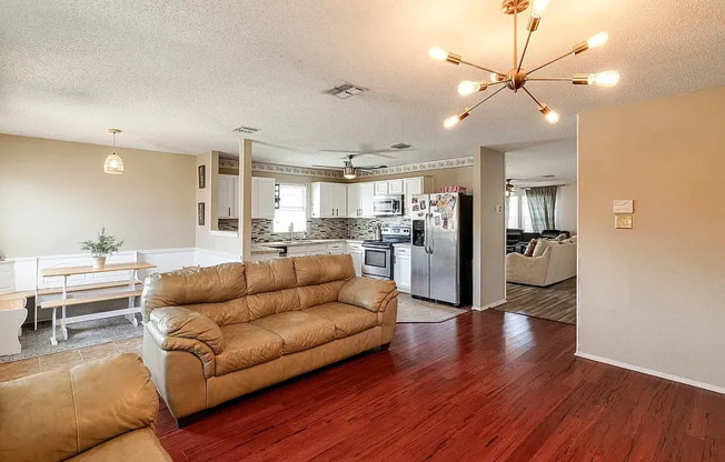 1435 GREENBROOK DR