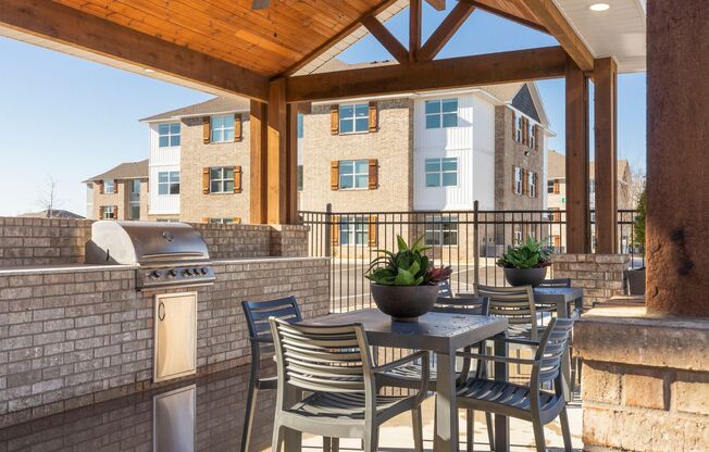 3 beds, 2 baths, 1,304 sqft, $1,829, Unit 568
