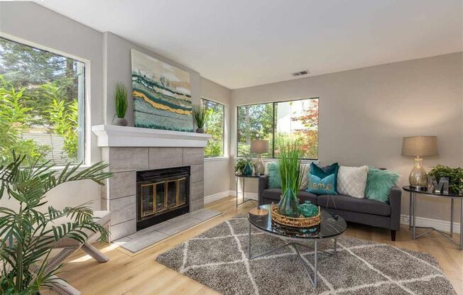 $3,090 - TWO BEDROOM / 2.5 BATH GORGEOUS REMODELED FREMONT TOWNHOUSE IN ARDENWOOD