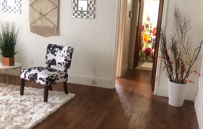 1 bed, 1 bath, $1,095, Unit B6