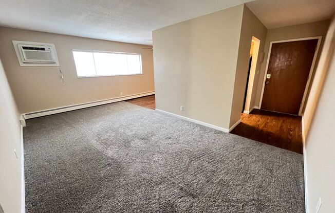 1 bed, 1 bath, 750 sqft, $835, Unit 62