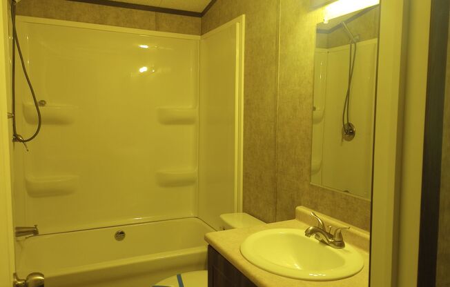 2 beds, 1 bath, 624 sqft, $795, Unit 750
