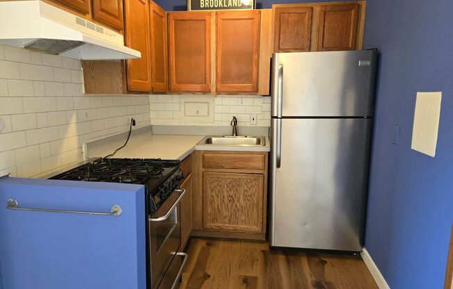 Cozy 1 Bed 1 Bath Condo With Parking In Brookland