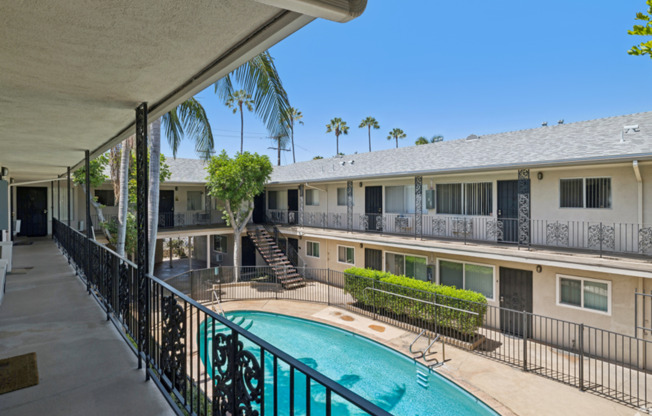 Mardi Gras Apartments | Palmyra Apartments