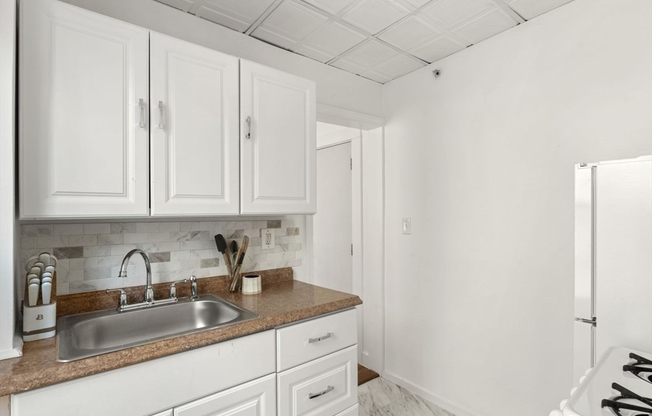 Studio, 1 bath, 350 sqft, $1,850, Unit 7