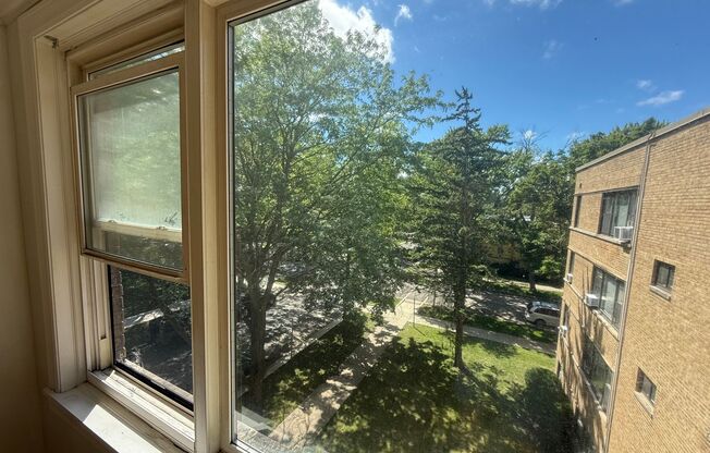 2950-2954 West Arthur Avenue