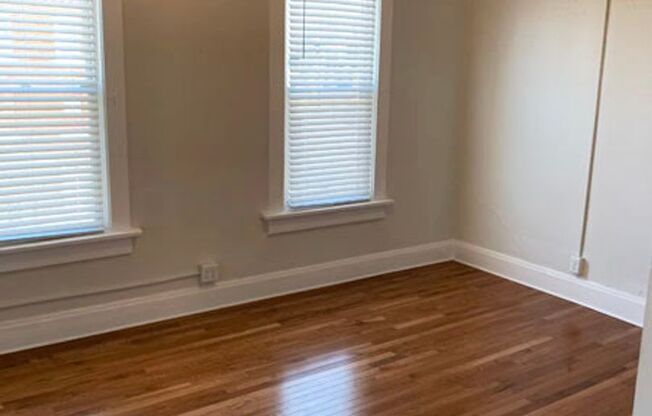 3 beds, 1 bath, $1,770, Unit 2351 1/2