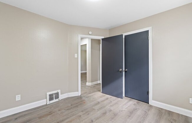 305 S LAFAYETTE
