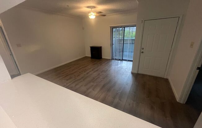 2 beds, 2 baths, $2,450, Unit # 201