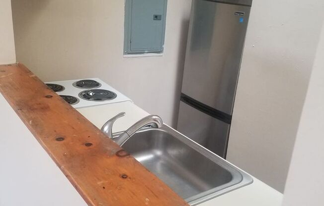 Studio, 1 bath, $1,100, Unit 114 Apt. 4