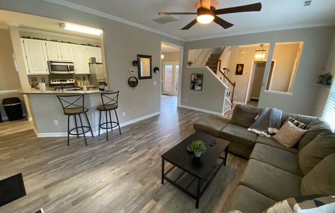Furnished Townhome in the Davis Lake Community