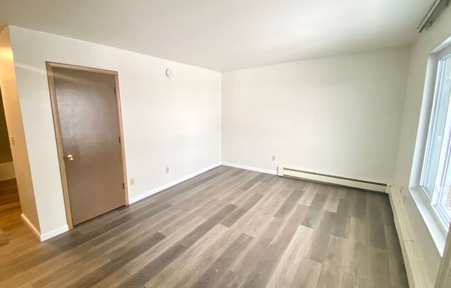 2 beds, 1 bath, 750 sqft, $1,075, Unit 815-13