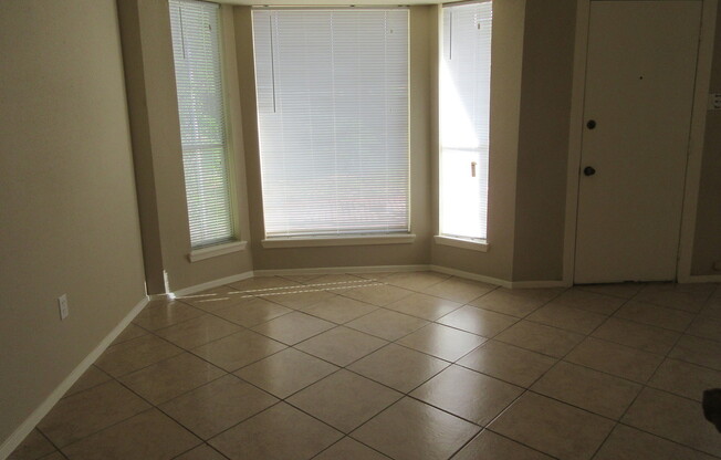 2 beds, 2 baths, $1,600