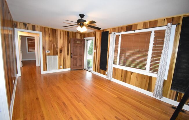 3 Bedroom 2 Bath Home For Rent in Sango Area!