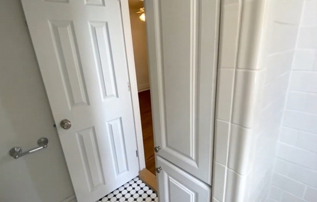 1 bed, 1 bath, 350 sqft, $2,715, Unit #24