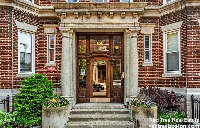 2 beds, 1 bath, 800 sqft, $3,800, Unit D
