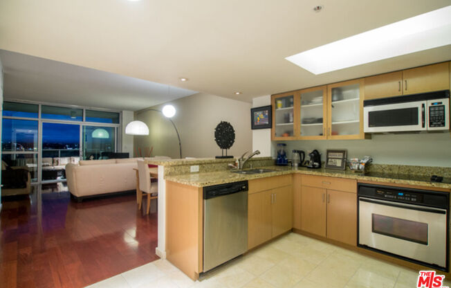 1 bed, 1.5 baths, 959 sqft, $4,495, Unit 719