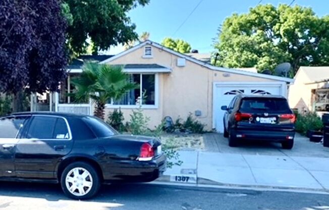 Nice 3 bed, 1 bath House with Garage in Antioch - COMING SOON !!!