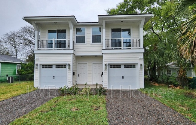 629 3 AVE S