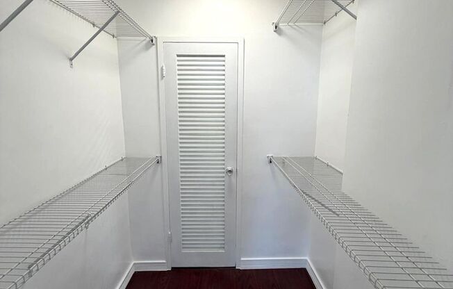 1 bed, 1 bath, $2,400, Unit Unit 1027