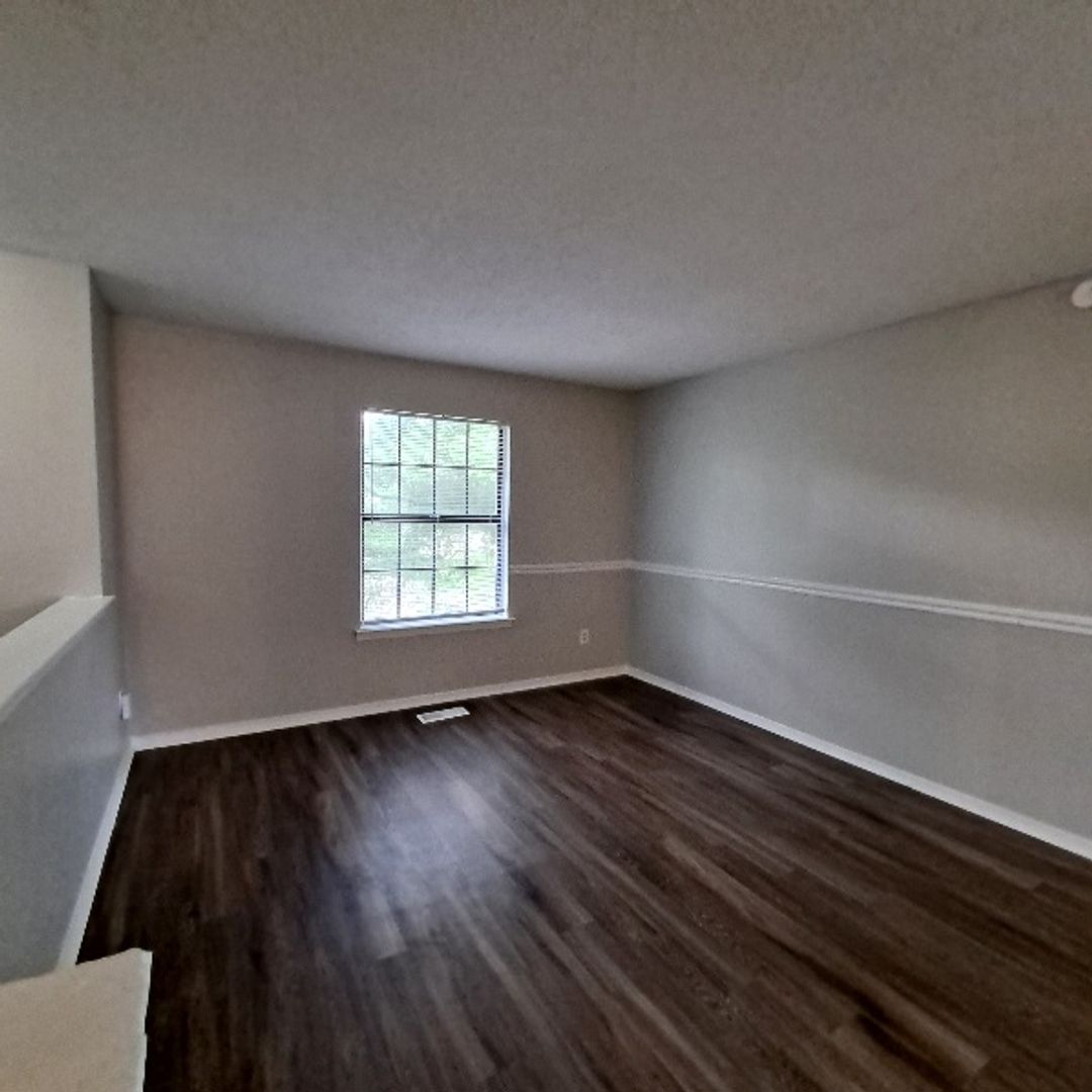 Welcome to 3785 Walsingham Dr!