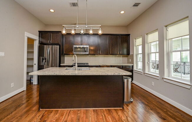3 beds, 3.5 baths, 2,427 sqft, $2,900, Unit C