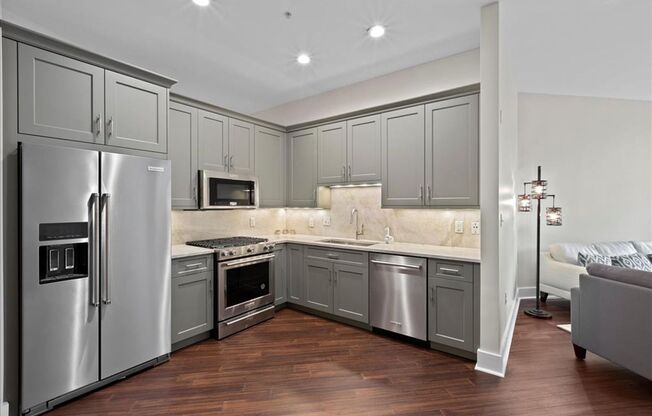 1 bed, 1 bath, 850 sqft, $2,300, Unit North Euclid Ave 9 #441