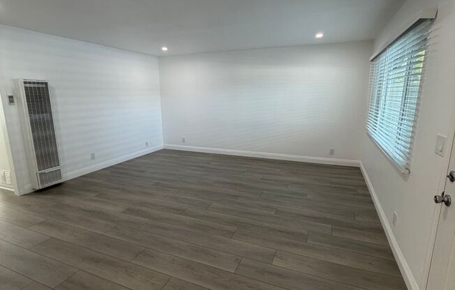 2 beds, 1 bath, 802 sqft, $2,845, Unit 6930-E