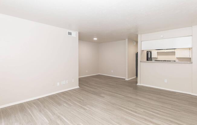 2 beds, 2 baths, 932 sqft, $999
