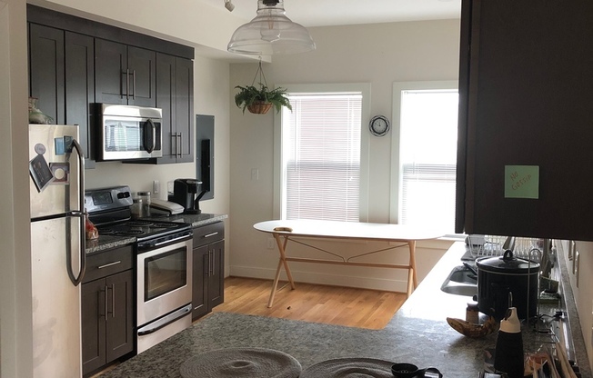3 beds, 3 baths, 1,574 sqft, $2,450, Unit 1318-B