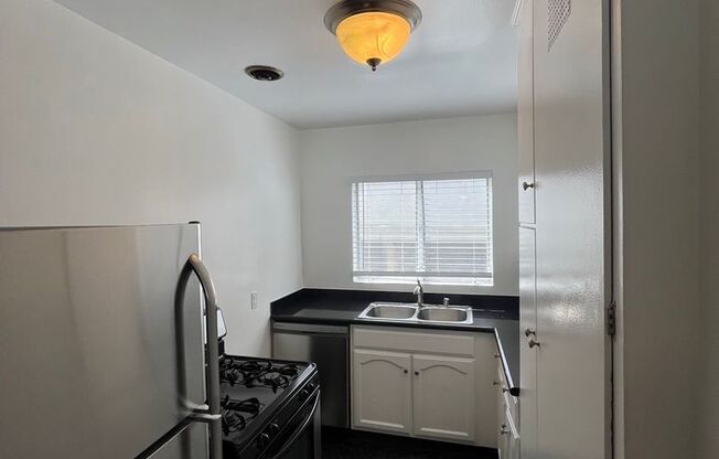 1 bed, 1 bath, 633 sqft, $2,800, Unit 17010-7