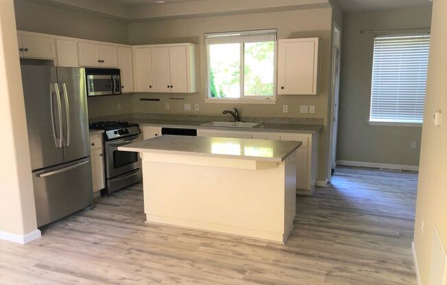 6509 SW 19th Avenue - Townhome Conveniently Located!