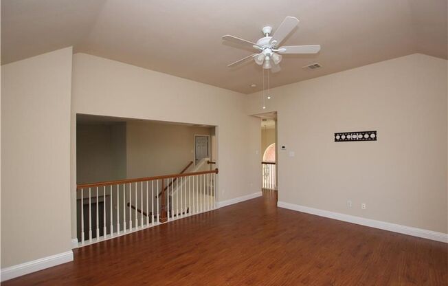 Amazing 5 Bedroom open floor plan house. Paint inside and outside.