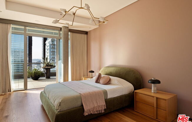 3 beds, 4 baths, 3,670 sqft, $15,000, Unit 2204