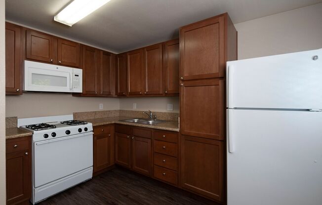 Move in specials! Grossmont Apartments located in the heart of La Mesa!