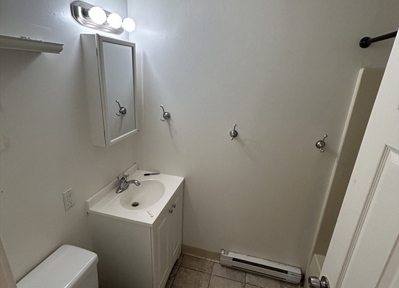 2 beds, 2 baths, 1,050 sqft, $1,800, Unit D61