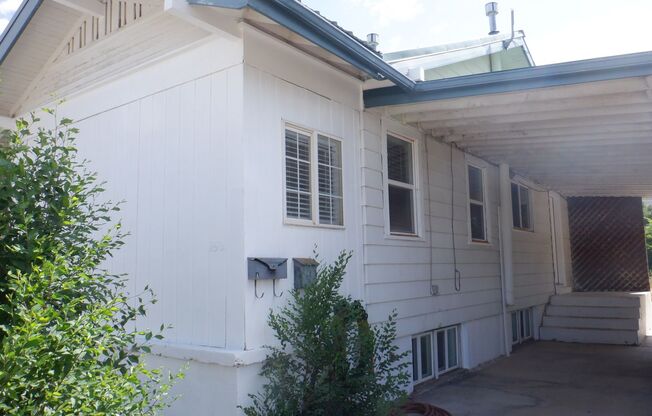 2 Bed 1 Bath with Office - Walking Distance to SUU - Upstairs of Home