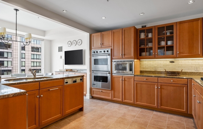 4 beds, 3.5 baths, 3,246 sqft, $35,000, Unit 19E