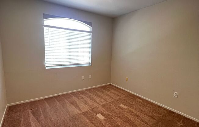 3 beds, 2 baths, $1,695, Unit # 2102