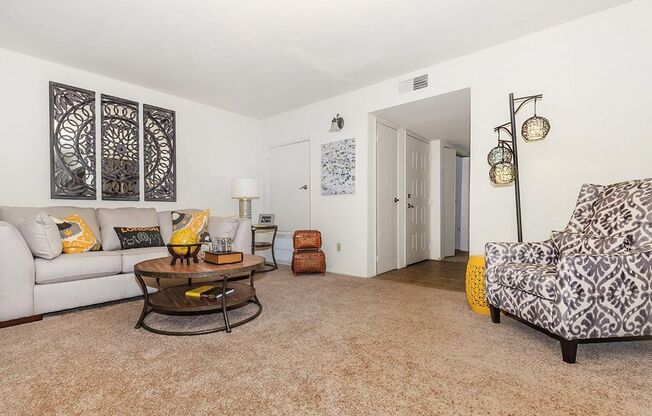 2 beds, 1 bath, 875 sqft, $1,545, Unit 485-206