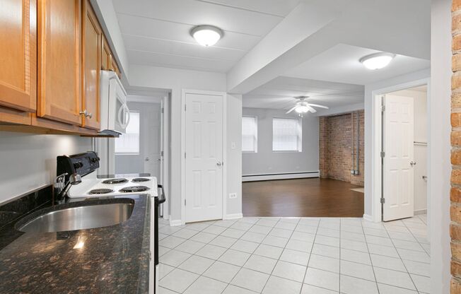 2 beds, 1 bath, 650 sqft, $2,100, Unit GW