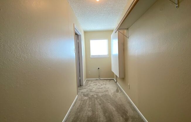 1 bed, 1 bath, $1,095, Unit # B 9