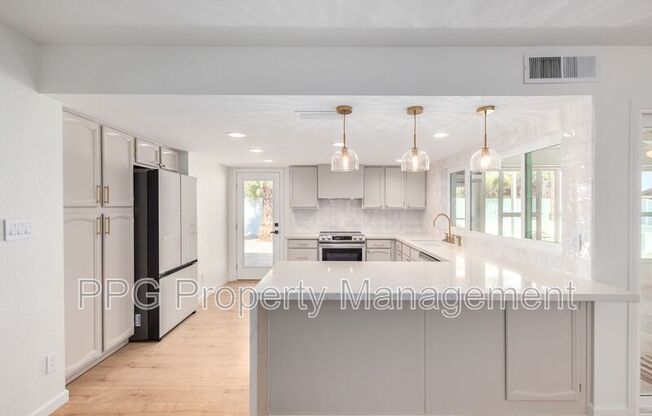 11025 N 55 AVE