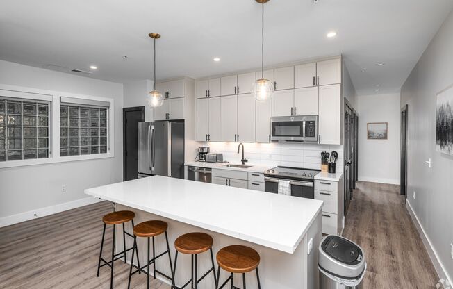 1 bed, 1 bath, 120 sqft, $1,325